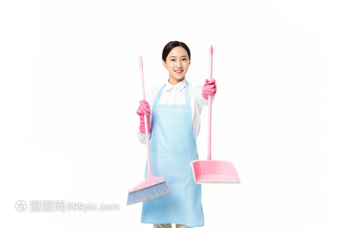 家政服務(wù)中的女性身影 掃除塵埃，亦點(diǎn)亮生活